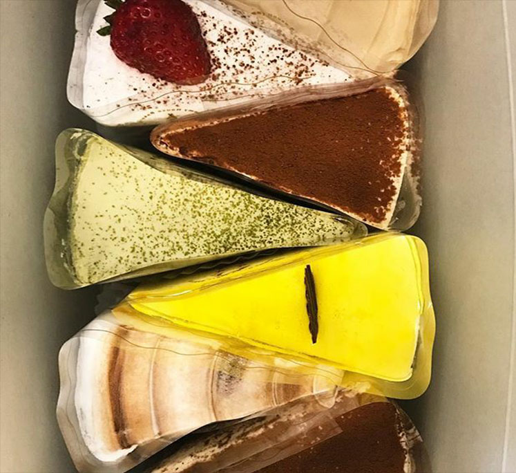 by @vonfrau (Instagram)"Birthday slice options. (Mocha, strawberry, tiramisu, green tea, mango, chestnut and one more tiramisu for good measure.) #cakeoptions #fatkiddreams #私のお誕生日"